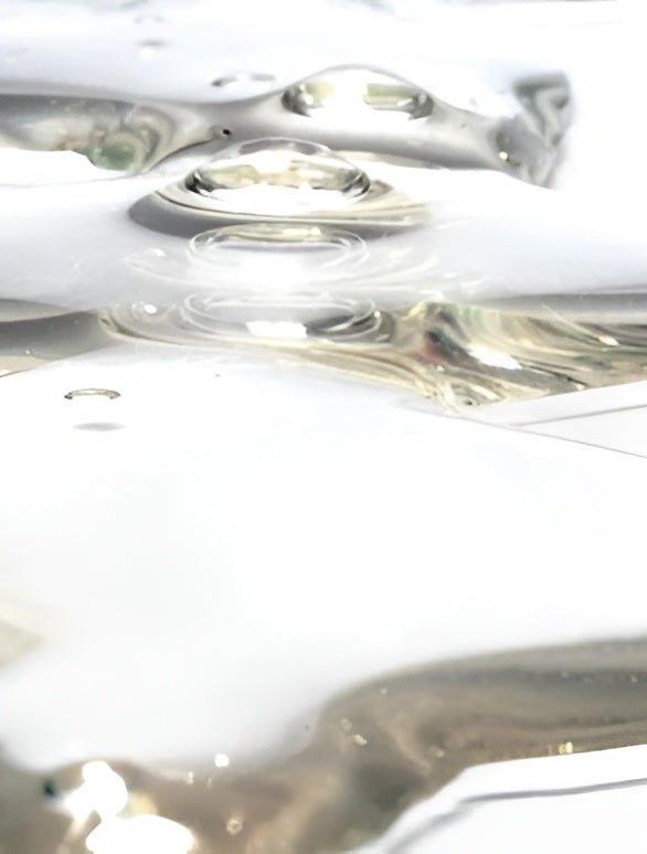 Eclat Soin Double Hydration Boost Gel with a lightweight, hydrating gel texture for refreshed skin